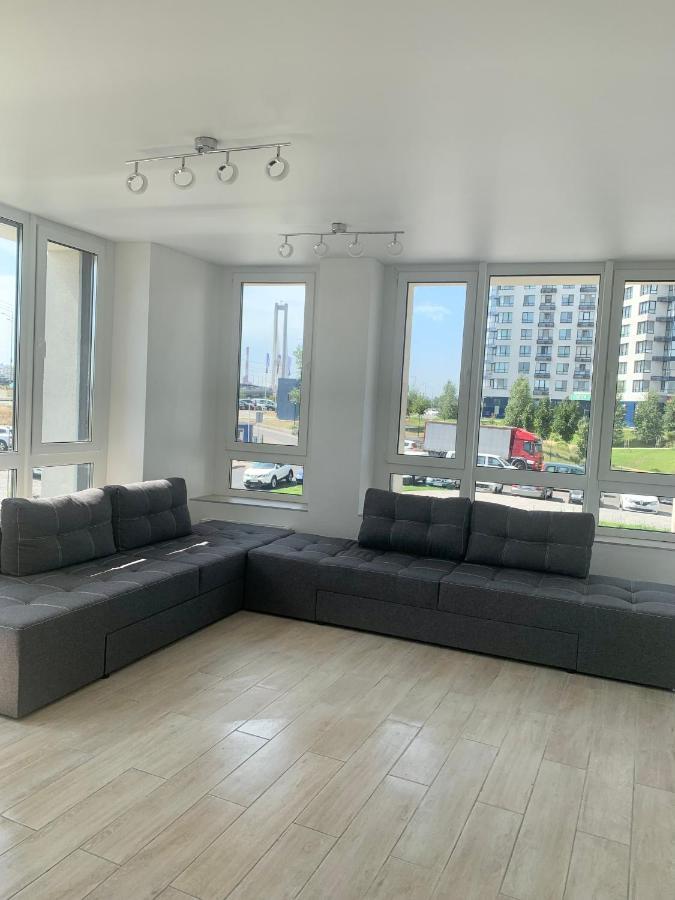 קייב New 3 Rooms Apartment Near The Metro Station מראה חיצוני תמונה