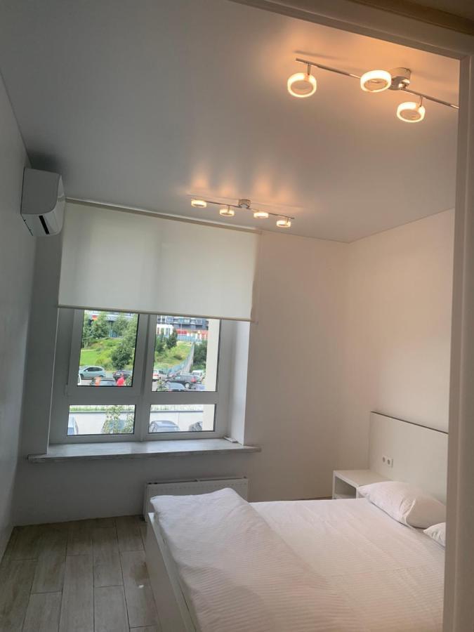 קייב New 3 Rooms Apartment Near The Metro Station מראה חיצוני תמונה