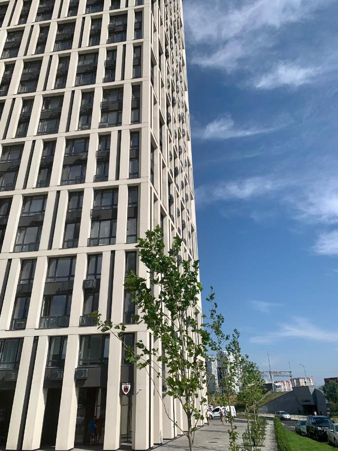 קייב New 3 Rooms Apartment Near The Metro Station מראה חיצוני תמונה