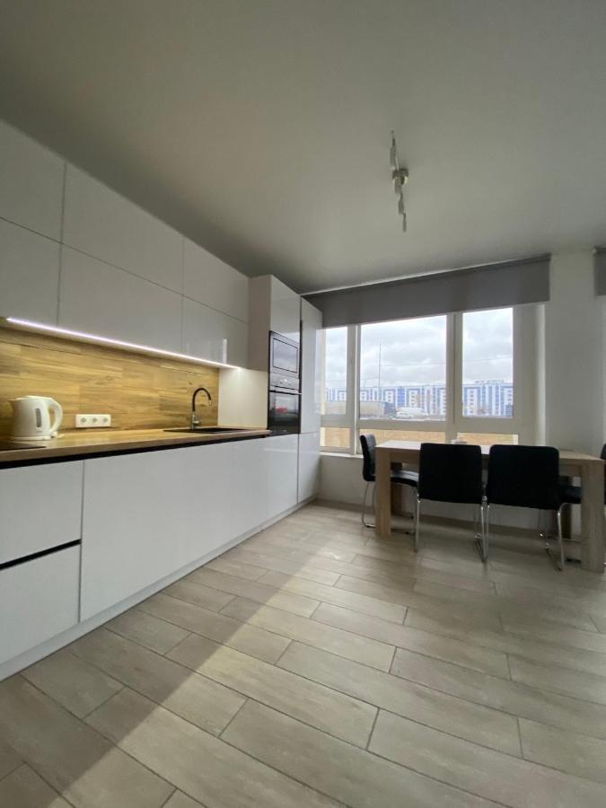 קייב New 3 Rooms Apartment Near The Metro Station מראה חיצוני תמונה